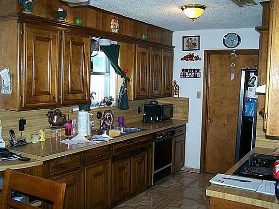 5th image of 239 Linda Dr