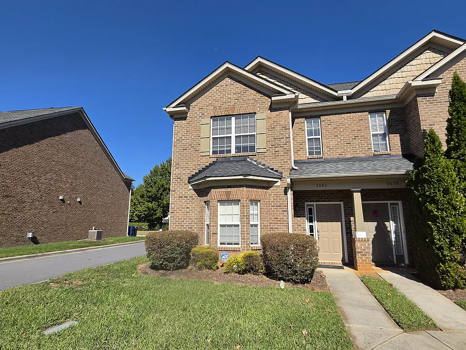 5682 Stafford Rd