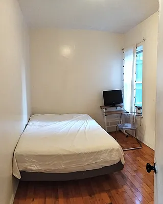 Rented by Voro, LLC | media 23