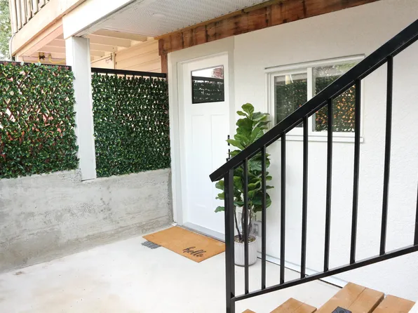 688 Cassiar St, Vancouver, BC V5K 4M2