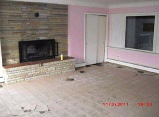 119 Clarence St, Belleville, MI 48111