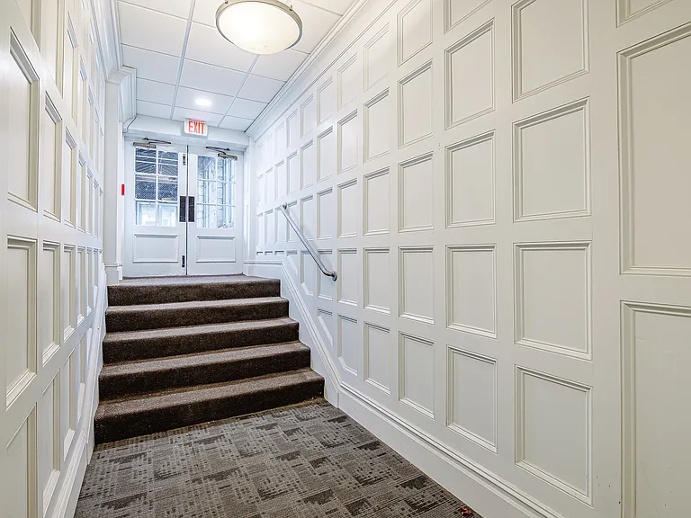 421 University Ave #B — Photo 2