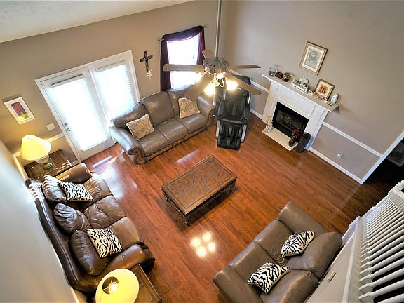 2nd image of 1406 Bolton Dr