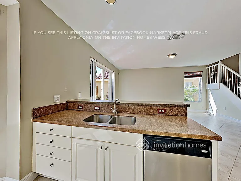 15250 SW 51st St — Photo 6