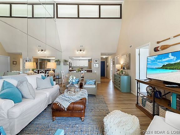 4th image of 129 Woodcrest Dr #3A