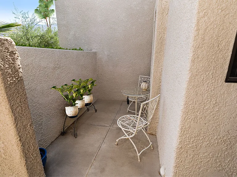 877 E Arenas Rd — Photo 42
