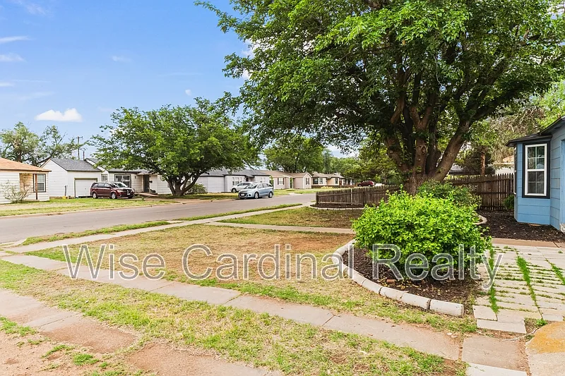3 bed, 1.0 bath, 1120 sqft, $1,250 — Photo 4