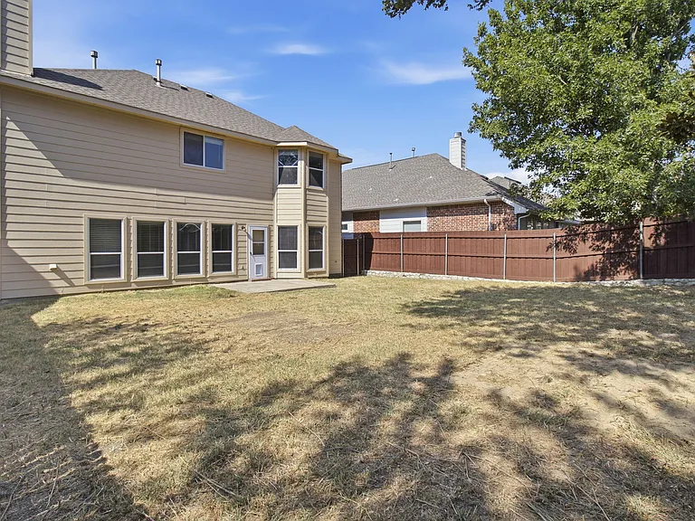 8009 Riverwalk Trl — Photo 21