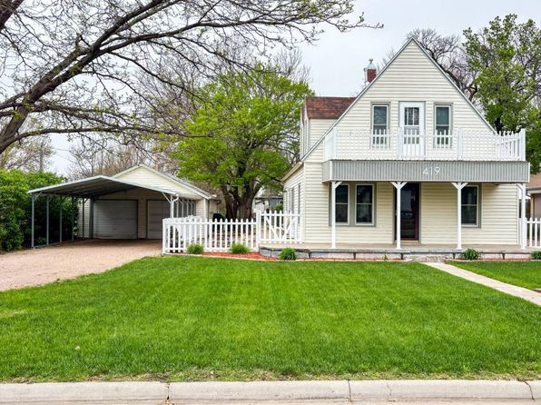 419 Colby Ave, Oakley, KS 67748