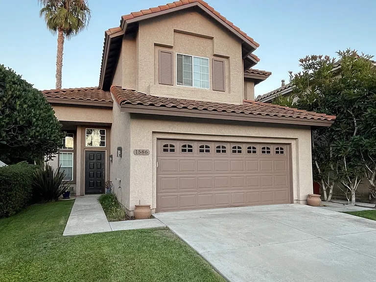 1586 Avenida Guillermo — Photo 5