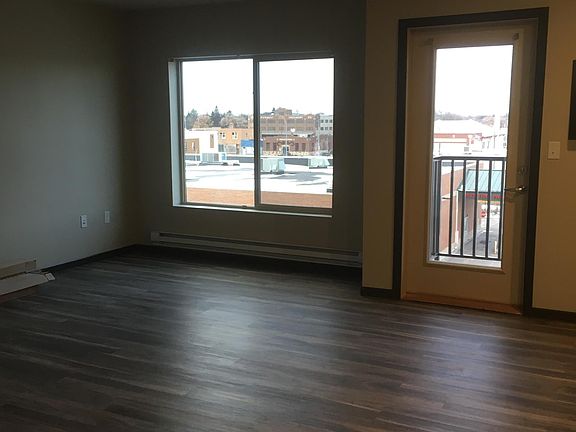 2nd image of 913 Main Ave APT 307