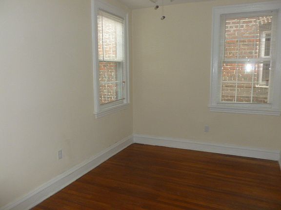 5th image of 2826 W Grace St APT 10