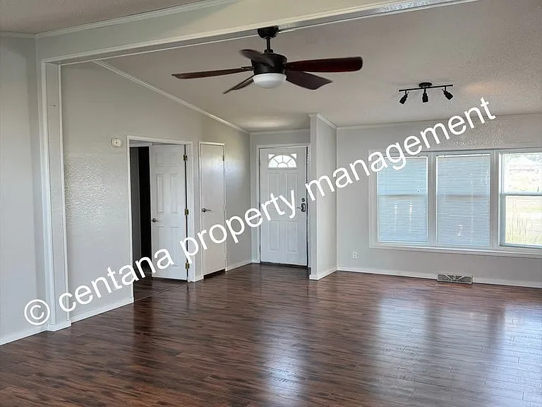 1112 Smith St — Photo 20