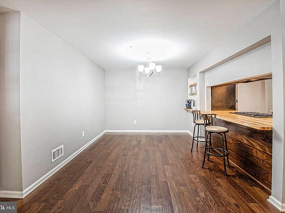 4th image of 1205 Waters Edge Dr