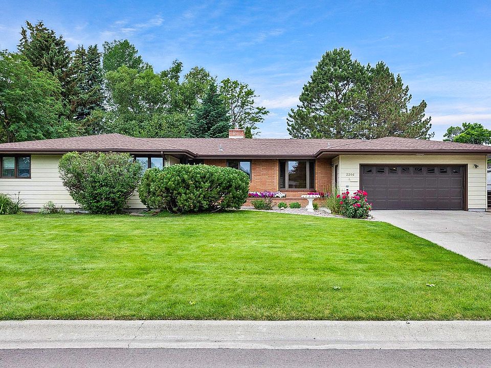 1st image of 2206 Cherry Dr