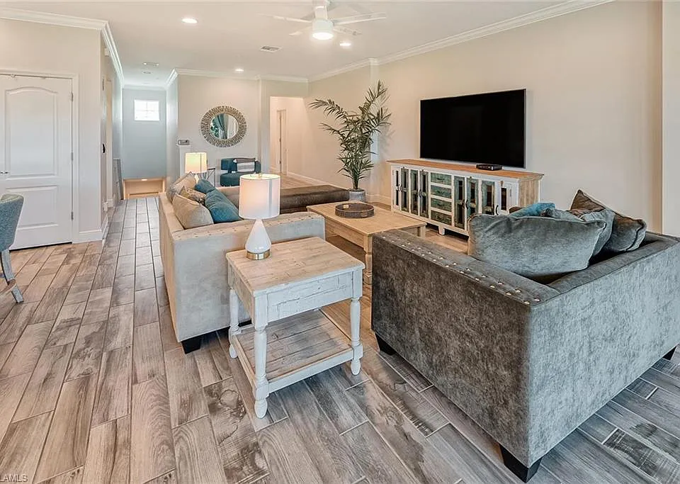6960 Avalon Cir #807