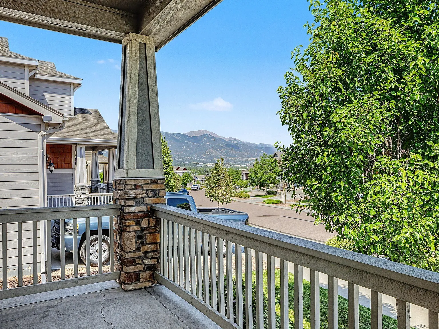 4 bed, 3.5 bath, 2641 sqft, $2,900 — Photo 4