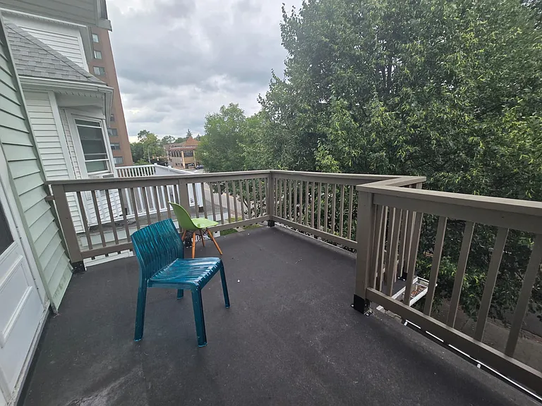 254 W Utica St — Photo 2