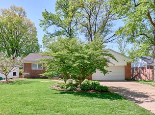 8138 Halifax Dr, Saint Louis, MO 63105