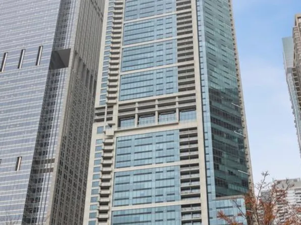 340 E Randolph St APT 404, Chicago, IL 60601