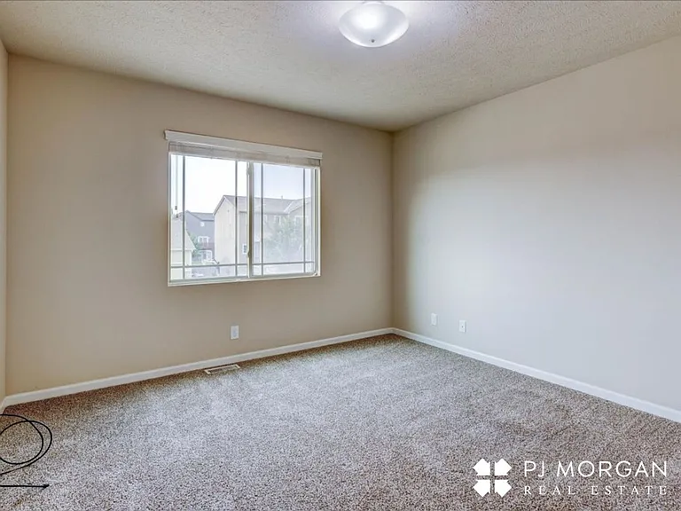 18726 Birchwood Ave — Photo 12