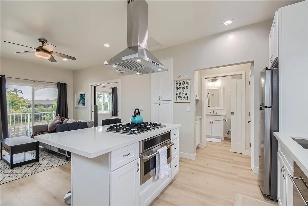 1 bed, 524 sqft, $3,400 — Photo 2