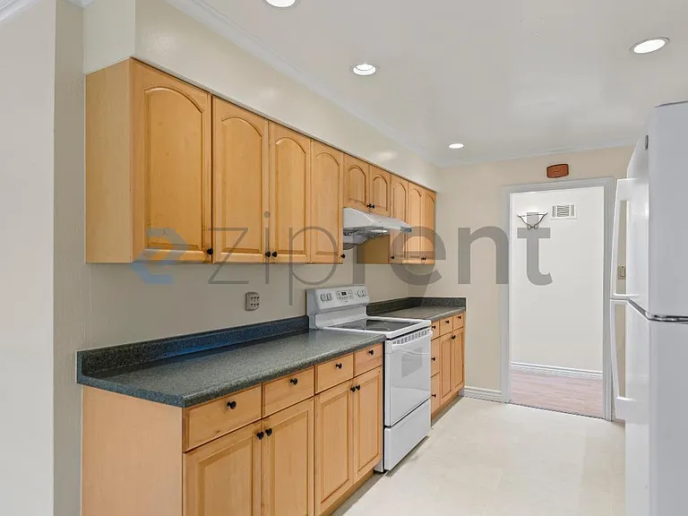 1075 Kildare Ave — Photo 17
