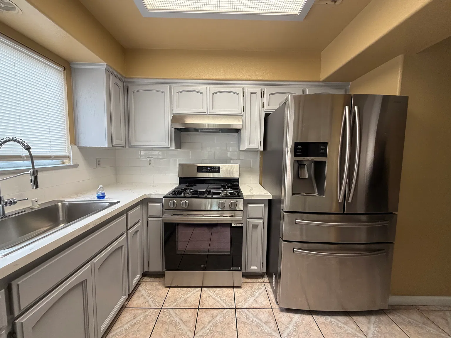 4 bed, 1450 sqft, $2,350 — Photo 2