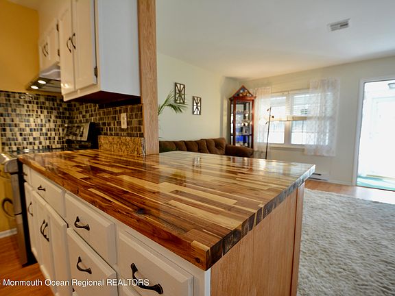 4th image of 1035 Aberdeen Drive #A