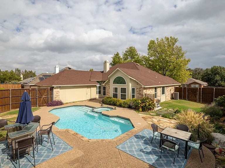 3410 Los Alamos Ln — Photo 2