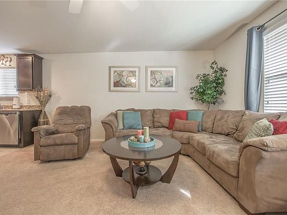 4th image of 1801 Gayla Creek Dr