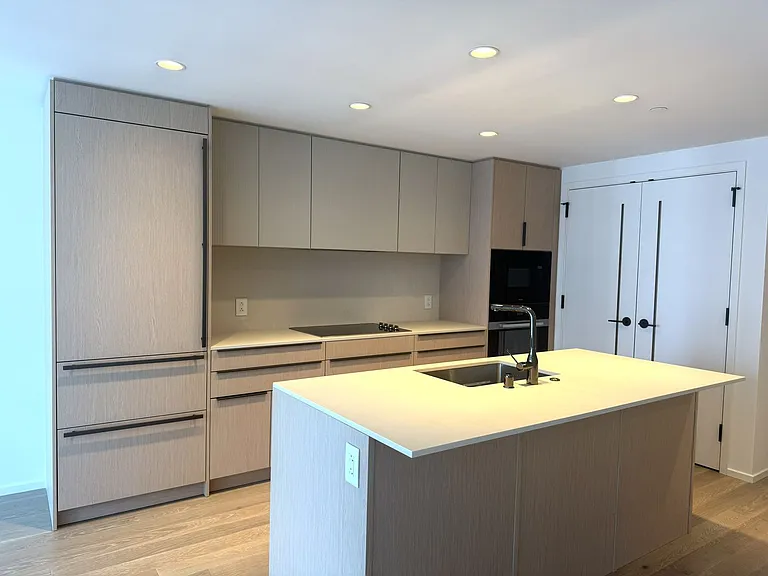 333 Ward Ave #3006 — Photo 2