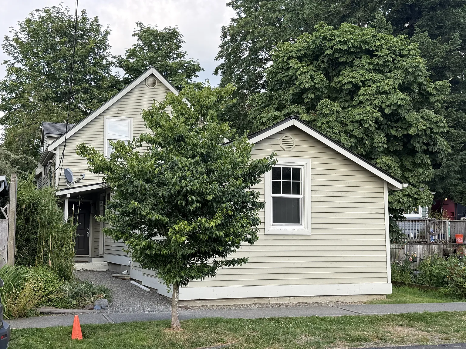 8074 Maple Ave SE — Photo 1