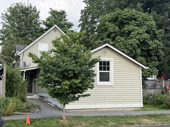 8074 Maple Ave SE #1, Snoqualmie, WA 98065