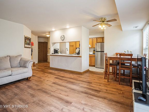 4th image of 100 White Oak Ct APT 7