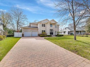 146 Garden Ave, Paramus, NJ 07652