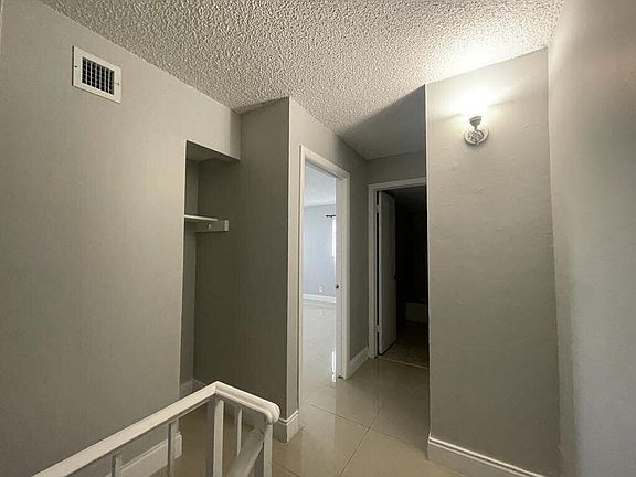3rd image of 1100 SE 4th Avenue SE #19