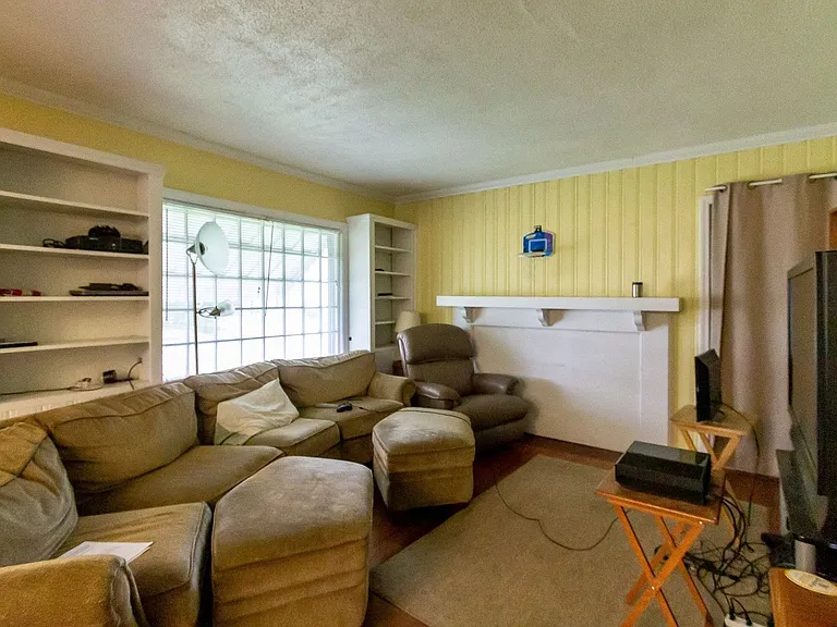 312 S Calvert St — Photo 2