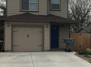 825 N 12th St, Philomath, OR 97370