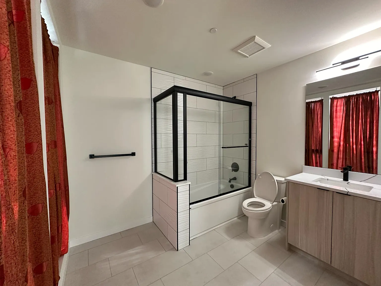 2 bed, 1630 sqft, $3,300 — Photo 3