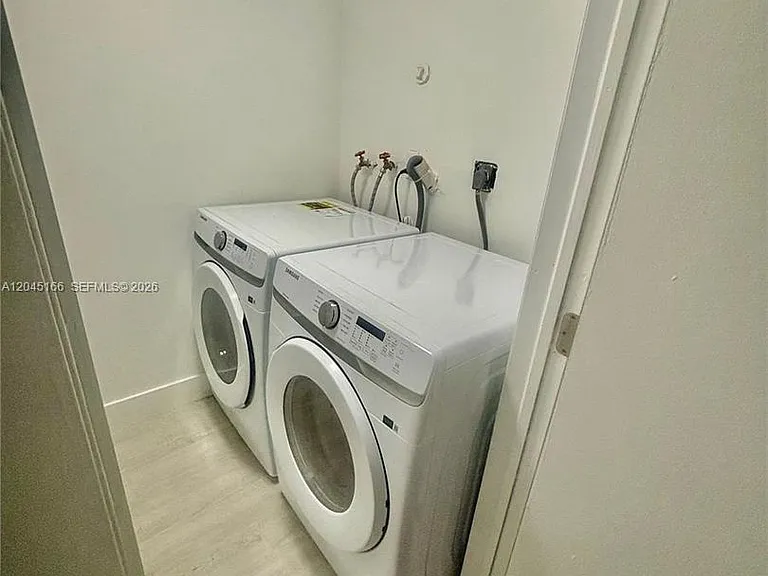 8010 NW 27th Pl — Photo 10
