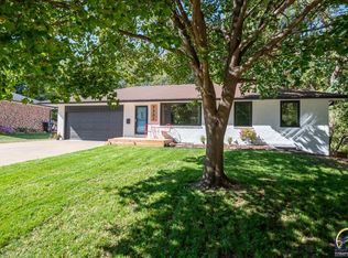 3207 SW McClure Rd, Topeka, KS 66614