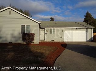 707 21st St, Springfield, OR 97477