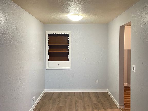 3rd image of 406 W Glass Ave #408