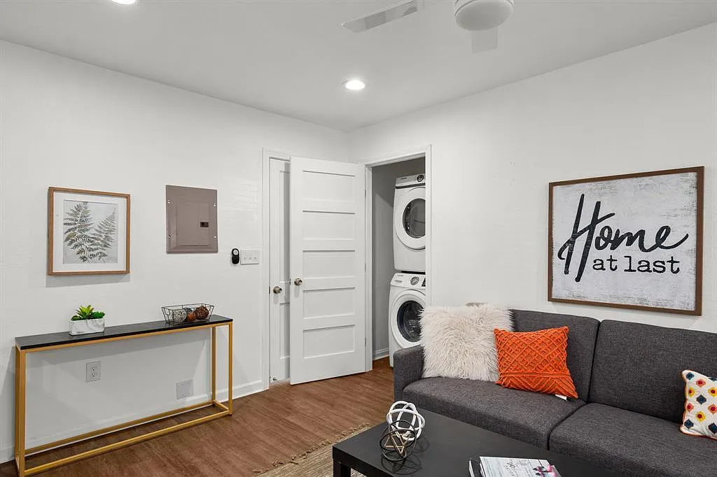1 bed, 1.0 bath, 650 sqft, $1,400 — Photo 2