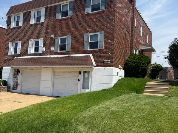 2727 Taunton St, Philadelphia, PA 19152
