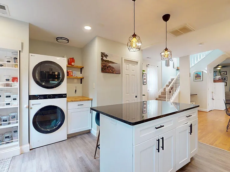 1328 Morris Rd SE — Photo 16