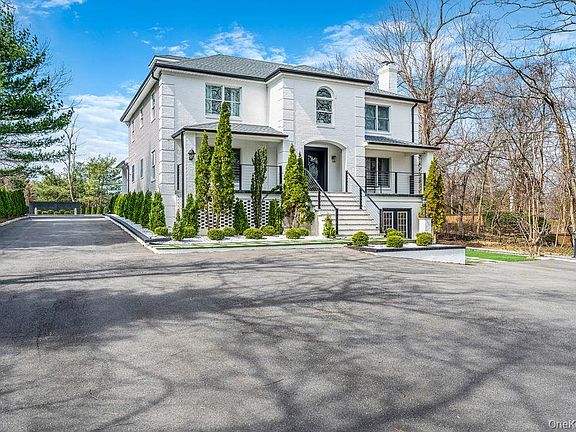 2nd image of 68 Fort Salonga Road