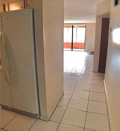 5th image of 2850 Somerset Dr APT 215L