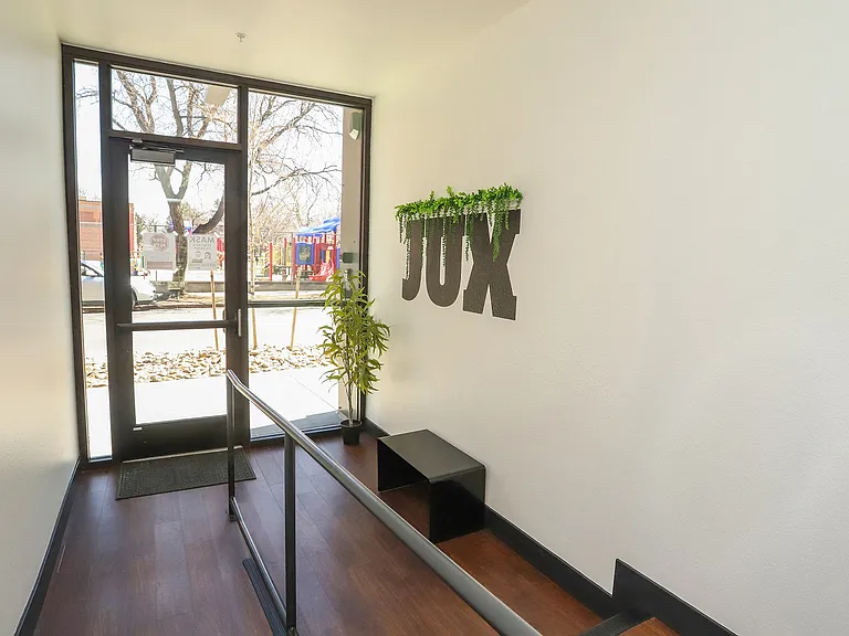 Jux Apartments — Photo 20